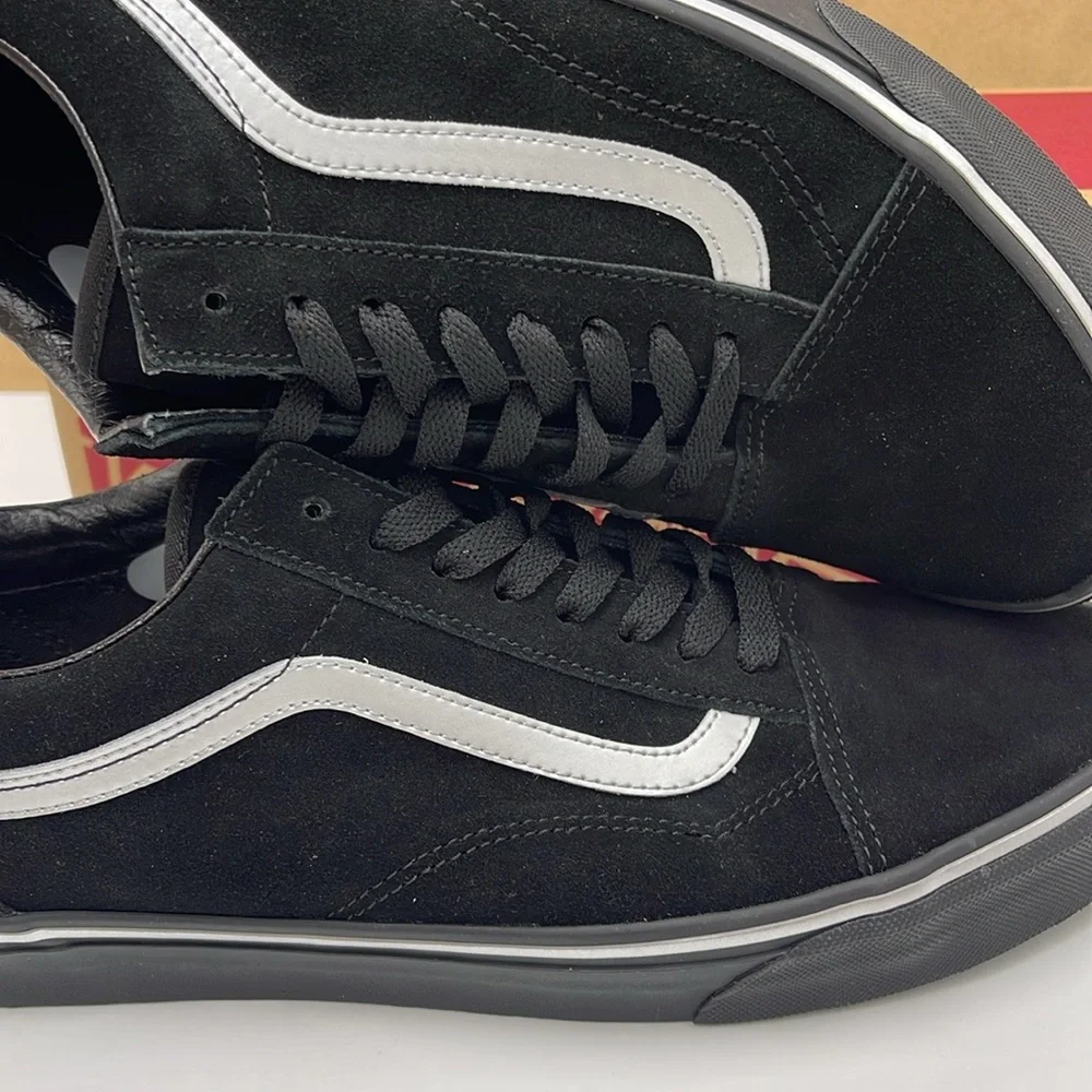 Vans Men’s Black and White Sneakers Old Skool
Metallic Black
VN000CTERMA - Picture 16 of 16